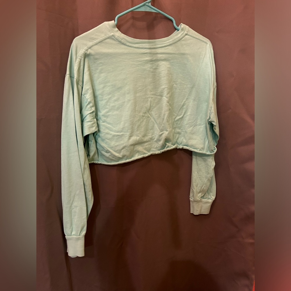 Cropped boxy workout top